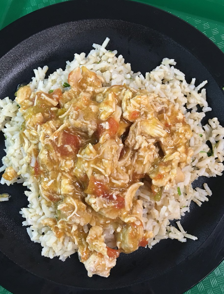 PSDNutrition's tweet photo. To celebrate Colorado Proud Day, earlier this week, we served locally made green chili today at secondary schools. Our green chili is served over house-made cilantro lime rice, and includes diced chicken, beans and cheese. #scratchcooking #coloradoproudday #supportcolorado https://t.co/LEUYq099hZ