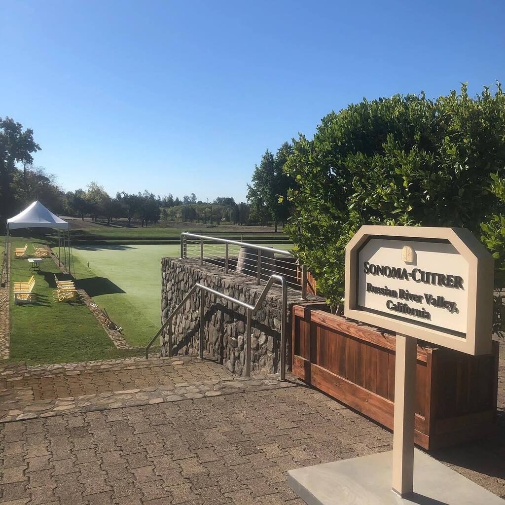 GaryElixirs's tweet photo. great to be back in #sonoma in the #russianrivervalley at @sonomacutrer #winery. detailed tour of their #chardonnay and #pinotnoir production capped off with a tasting including a very special 2001 #vintage les pierres.

#wine #california #californiawine… https://t.co/p3to2yk0wk https://t.co/xrGuc5q3vK