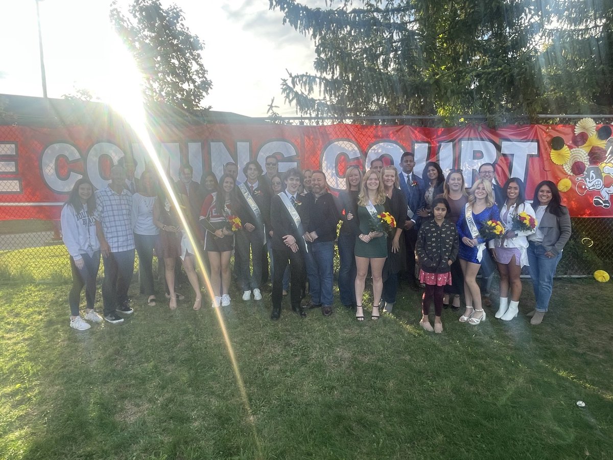 KevinJakub's tweet photo. The ⁦@_BBHHS⁩ Homecoming Court! https://t.co/c2PS69d9MI