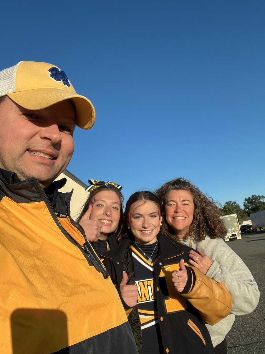 Ready for Friday Night Lights! #golfersinthewild #pthsnation <a href="/AthleticsPTHS/">PTHS Athletics</a>