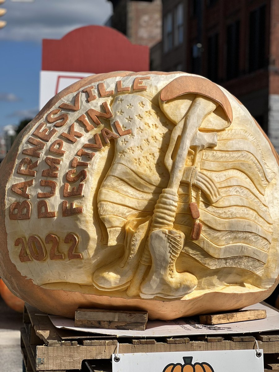 Out here at the Barnesville Pumpkin Festival for the weekend 🎃

Come see us and check out the new iPhone 14📱💫