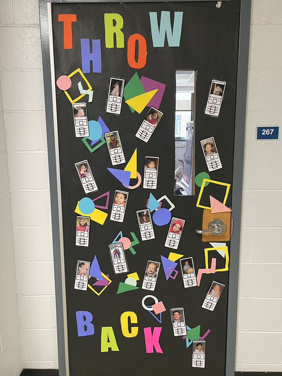 ksobieski212's tweet photo. My advisory is ready for Homecoming next week! #leydenpride https://t.co/ScbnKW1wpT