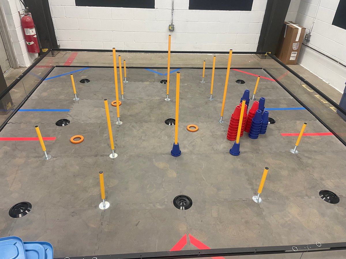 RoboKaiRobotics's tweet image. Our first official meeting of the season in the books

We made great progress building a coding today 

Excited for the rest of the season
@BishopFenwick1 @FTCTeams