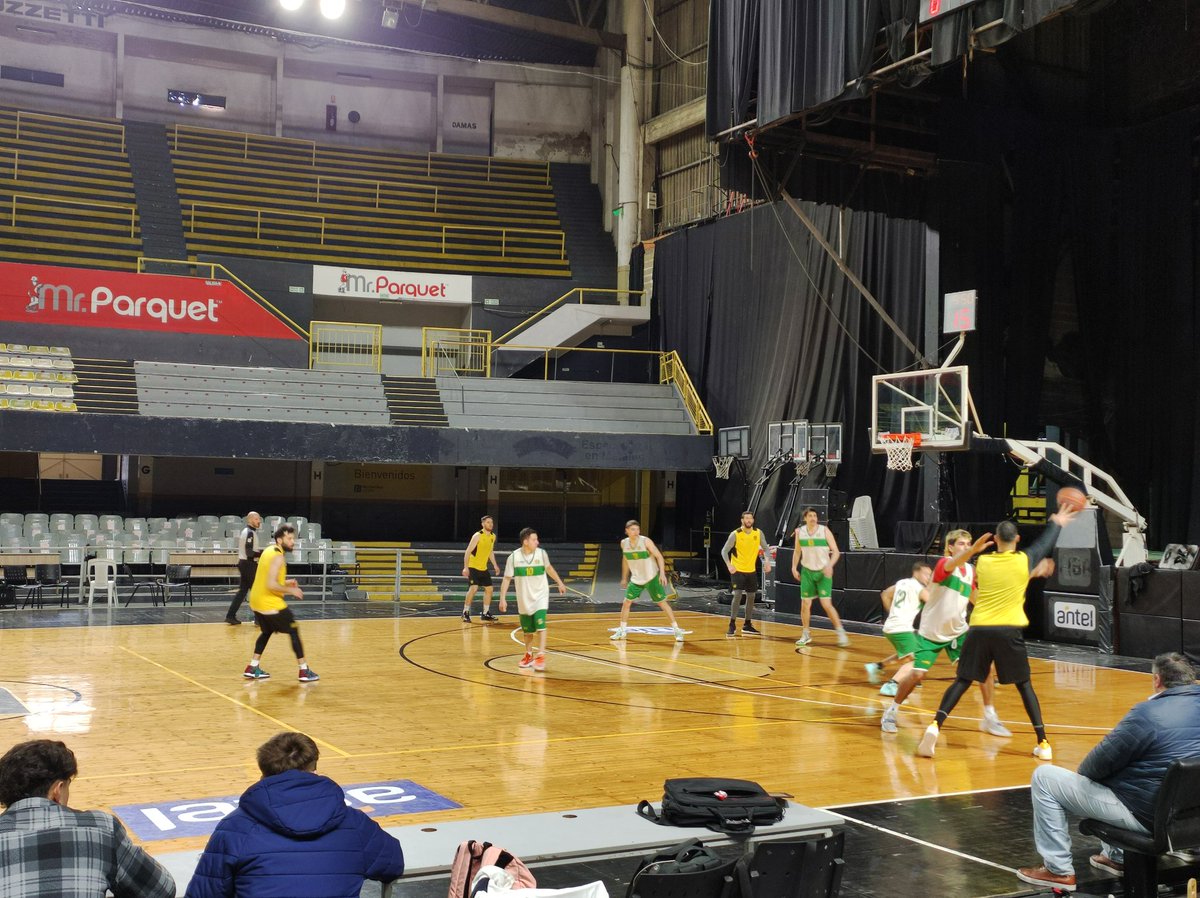 Comienza a picar

Peñarol se enfrentó a Urupán y tendrá dos semanas cargadas de juegos amistosos.

📝 Nota: bit.ly/3dGogXU
🖊️ <a href="/GriegoSebas/">Sebastián Griego</a>