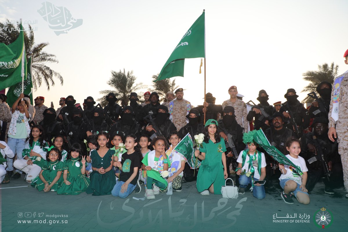 modgovksa's tweet photo. ونفذت قيادة الأسطول الغربي تشكيلات بحرية واستعراض جوي ومسيرة للدراجين احتفاءً باليوم الوطني. https://t.co/6XOjqPLHYJ