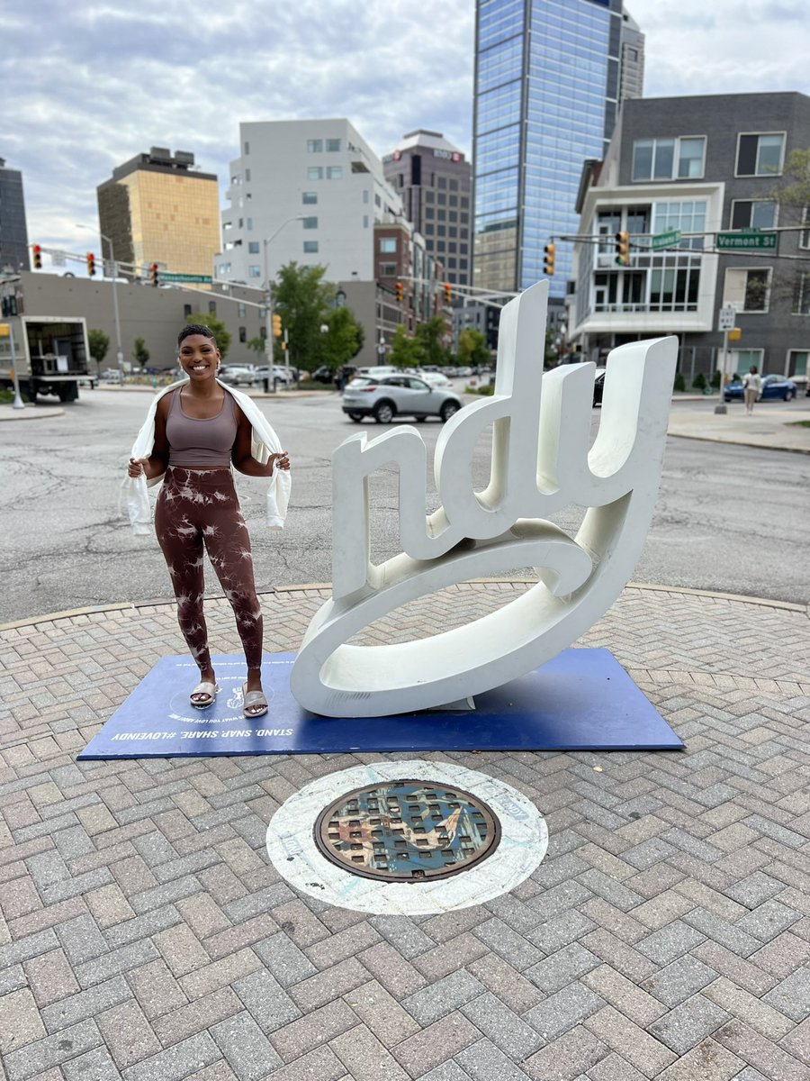 lenapringle_'s tweet photo. I’m a Midwest babe now 🥹✊🏾

#AllMovedIn #FallinForIndy https://t.co/YV3Fyo6KHB