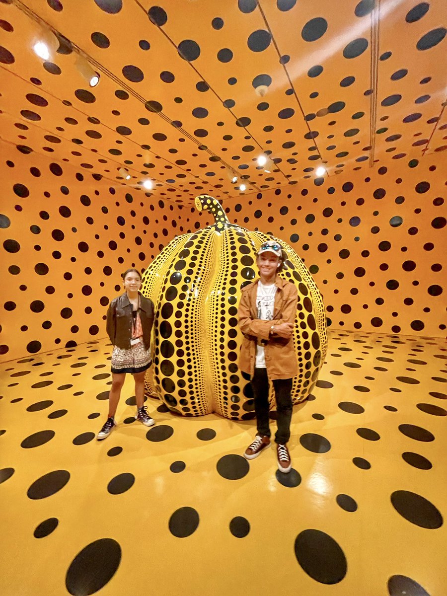 AnaPatty's tweet photo. “It is time to seek a hymn of love for our souls…” Revolutionist of the world by the Art. Yayoi Kusama #welcomefall #auntumn #art #yayoikusama #onewitheternity #exhibition #hirshhorn #collection https://t.co/rRdmd0VsSo
