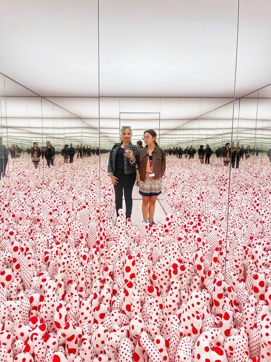 AnaPatty's tweet photo. “It is time to seek a hymn of love for our souls…” Revolutionist of the world by the Art. Yayoi Kusama #welcomefall #auntumn #art #yayoikusama #onewitheternity #exhibition #hirshhorn #collection https://t.co/rRdmd0VsSo