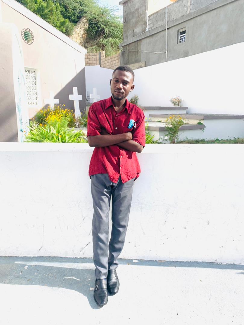 DernierLorvens1's tweet image. M sonje hier soir m gen defanm 
Kap veyem kap Sleep 
M san slip yap veye moustique pou yo pa modem tchik 😃😃😃😃