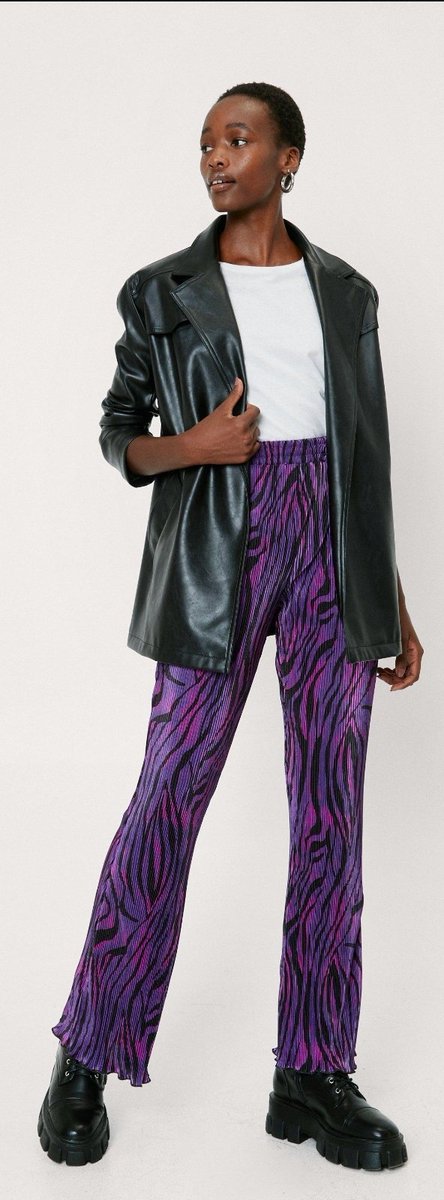 Sammo_3888's tweet photo. @BFBulletin Is Crawford wearing Zubaz pants?! Or maybe this was the inspiration?? https://t.co/xg1LR6aWb6