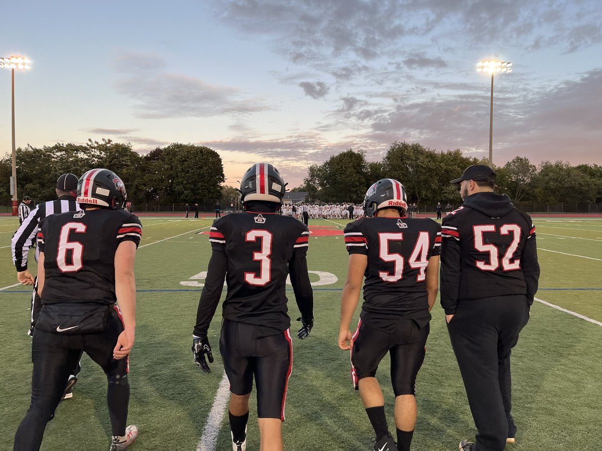 SalemHSFootball's tweet photo. Gametime! #BeatGL #GoWitch https://t.co/0ahtQbSmRH