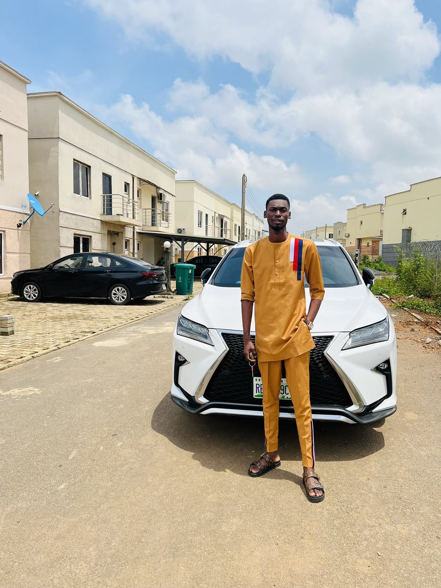 bossolamilekan1's tweet image. There is no how I will write my success story without including @Ekitipikin in it,this man have done more than what a  family can even do for me,I remembered when I went to him crying for help,he turned my sorrow into happiness,goodness and mercy shall always be your portion🙏❤️