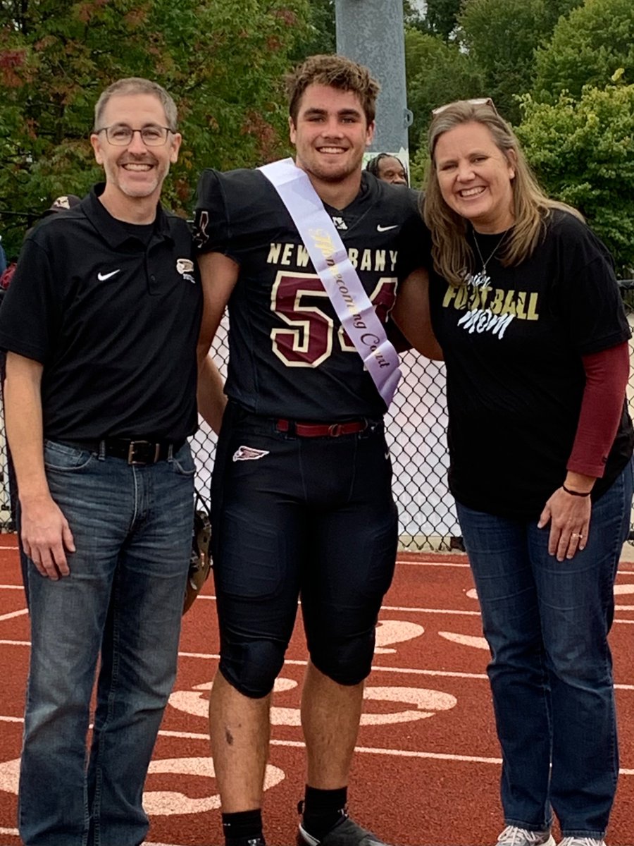 @bohman_tom is Homecoming King.
