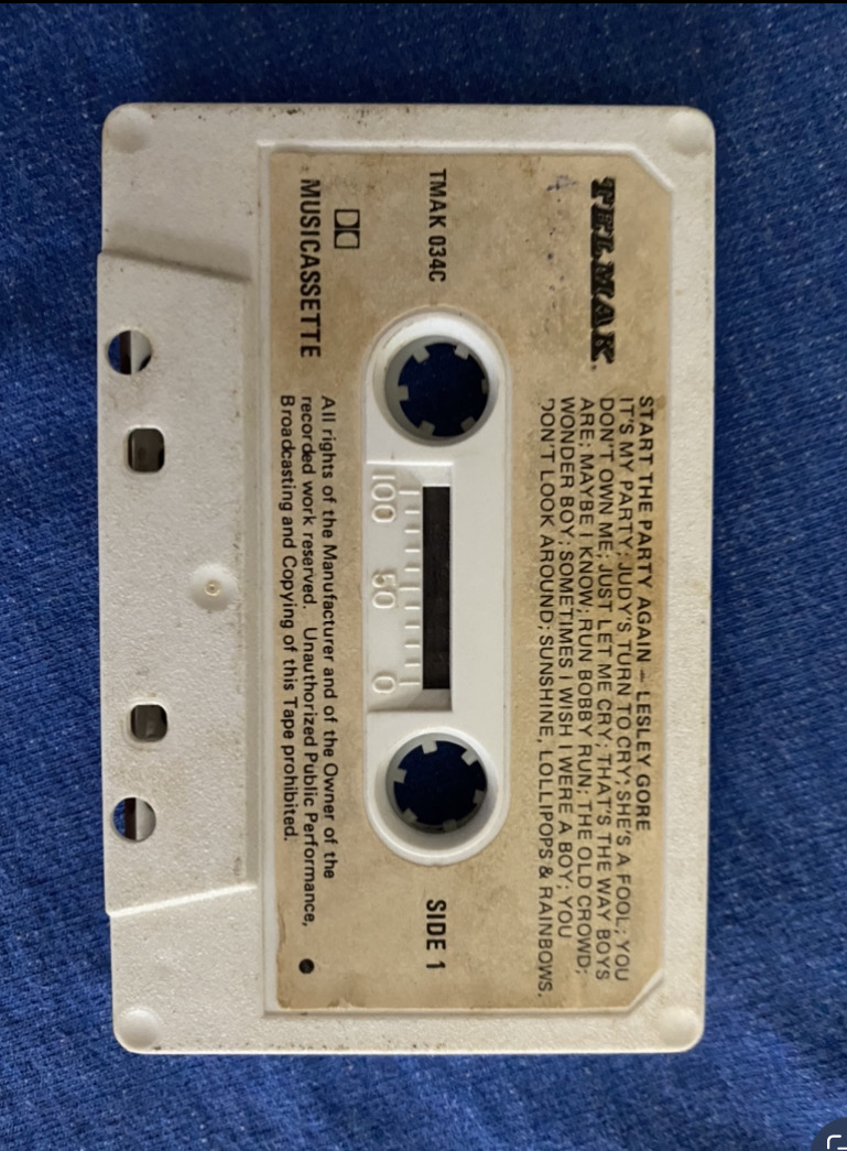 AndySkob's tweet photo. #LesleyGore #StartThePartyAgain album rel'd in Oz 1981. My 1st Lesley album, ok it was my mum's but I got into as a 14 year old. Rel'd on CD  '95 with 4 bonus tracks #SmallTalk #SiebenGirls #NurDuGanzAllein [#ItsgottabeYou] and the German #YouDontOwnMe called #GoodbyeTony https://t.co/V1W7Titovh