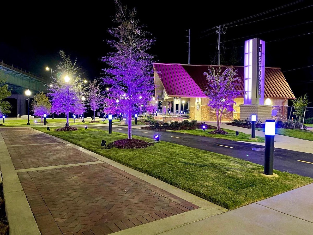 WaltMaddox's tweet photo. Today is an exciting day… River District Park is officially open! This #ElevateTuscaloosa park will serve as a gateway to the Western Riverwalk - beginning construction in 2023, and be connected to the Saban Center when it opens in 2025. Check it out when you get a chance! https://t.co/tFGIbRccym