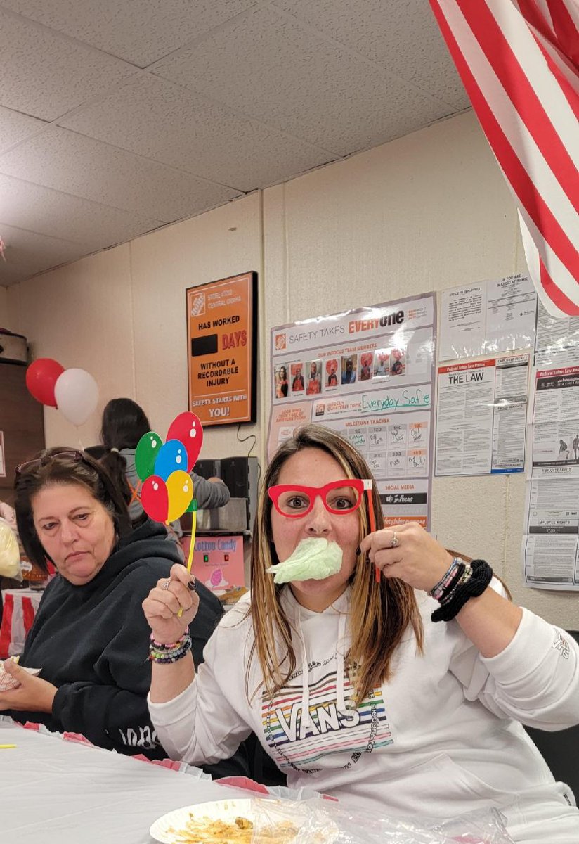 lindsey52280's tweet photo. More success sharing carnival day 1 #3202rocks @besseyangela1 @THD_AlexC @Kris_Rawr87 @wentzel_jessica @GarganoTom https://t.co/tdsvDVG1cy