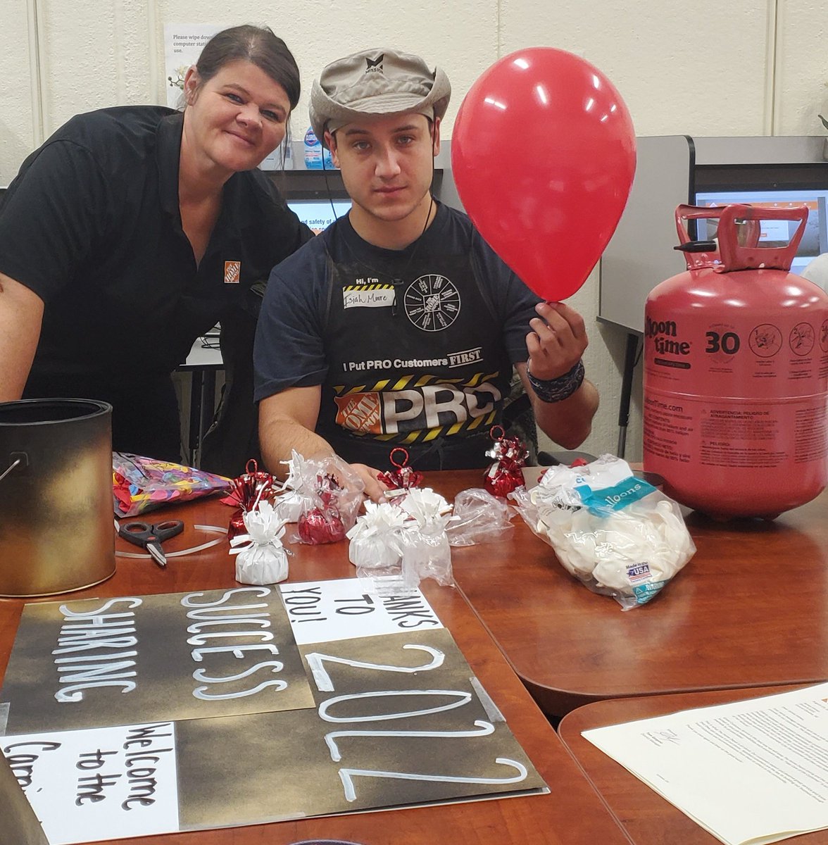 lindsey52280's tweet photo. More success sharing carnival day 1 #3202rocks @besseyangela1 @THD_AlexC @Kris_Rawr87 @wentzel_jessica @GarganoTom https://t.co/tdsvDVG1cy
