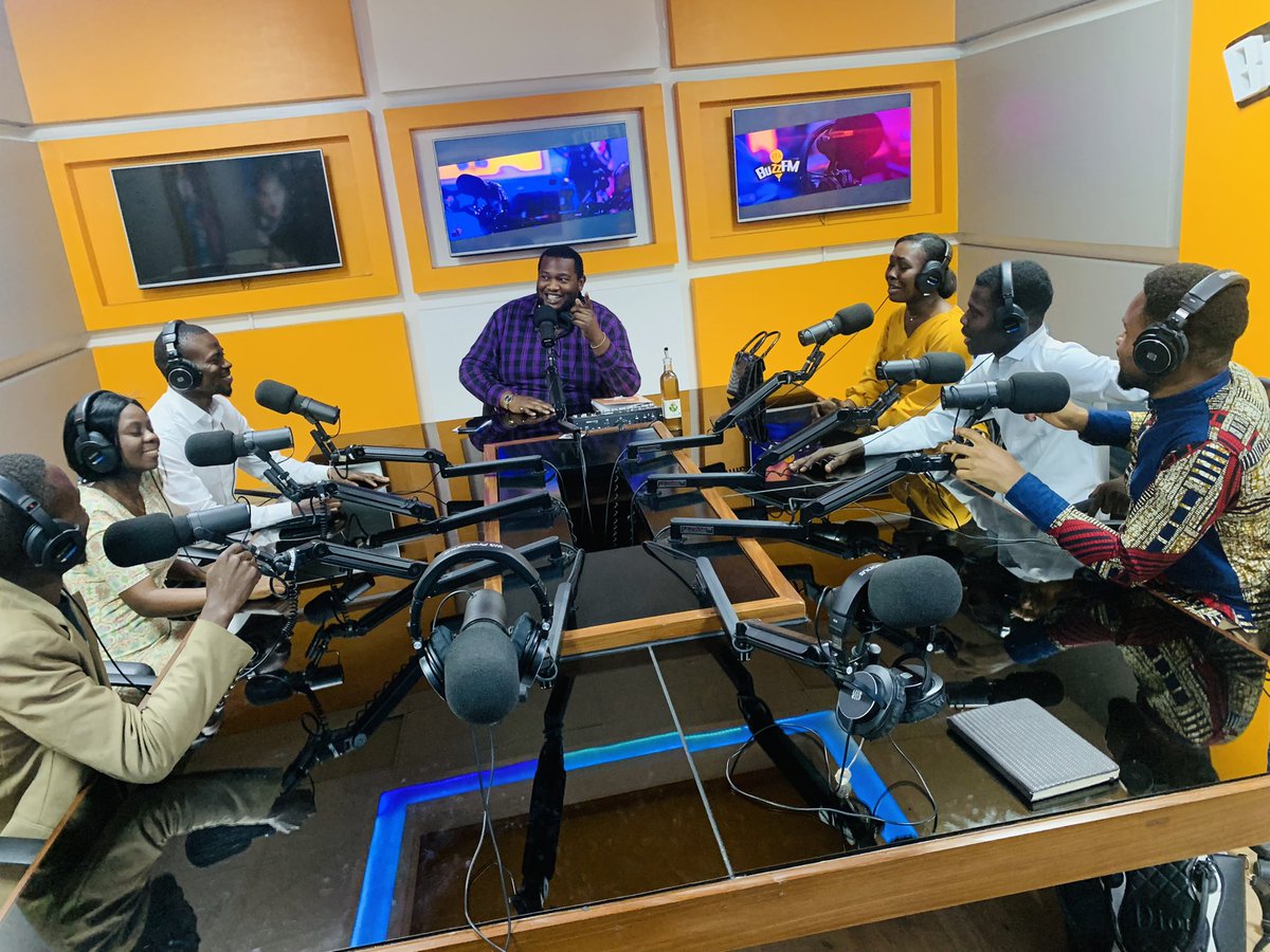 JNankomo's tweet photo. Spécial Émission avec les jeunes entrepreneurs de la FNJEC à buzzfm,
Le secret du changement, c’est de concentrer toute son énergie, non pas à lutter contre le passé mais à construire l’avenir.@makualaerick2 @eustacheMuhanzi @FogecRdc @SocrateNku @leParrainRDC https://t.co/Z6LNo5FIII