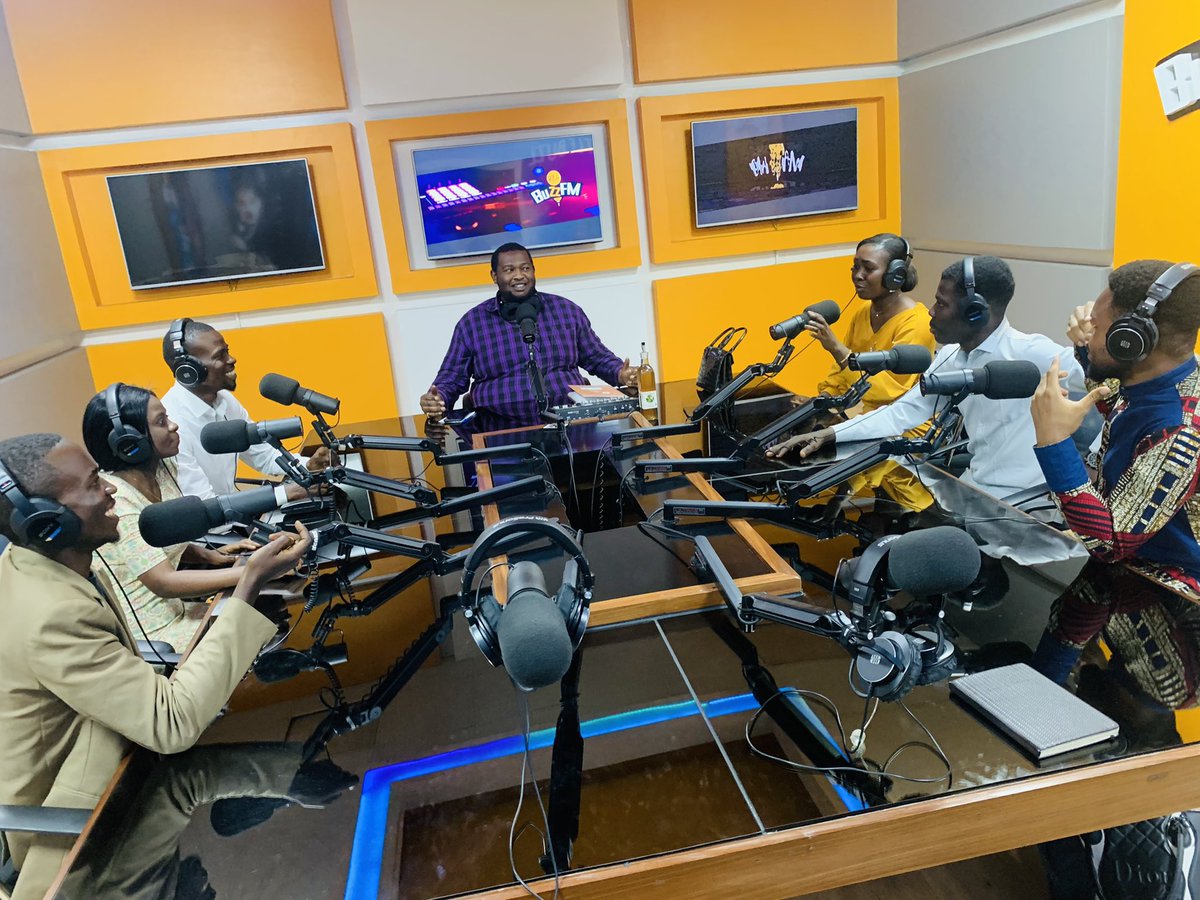 JNankomo's tweet photo. Spécial Émission avec les jeunes entrepreneurs de la FNJEC à buzzfm,
Le secret du changement, c’est de concentrer toute son énergie, non pas à lutter contre le passé mais à construire l’avenir.@makualaerick2 @eustacheMuhanzi @FogecRdc @SocrateNku @leParrainRDC https://t.co/Z6LNo5FIII