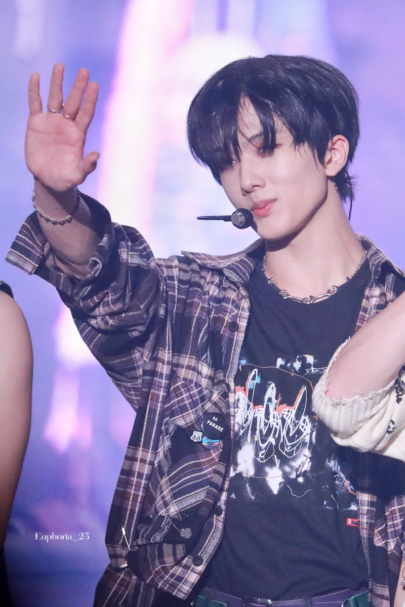 220923 Liiv
–

Salute！

–

#JISUNG #NCTDREAM #지성 #박지성