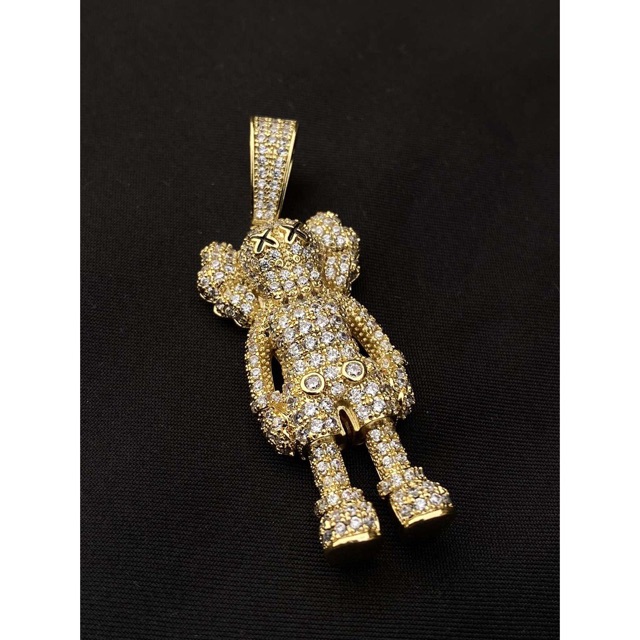 GoldBlcn's tweet photo. I'm selling Premium Kaws Pendant By Goldblcn for ₱1,499. Get it on Shopee now! https://t.co/ZsA9LPKBLl #ShopeePH https://t.co/U0rZWNTnC9