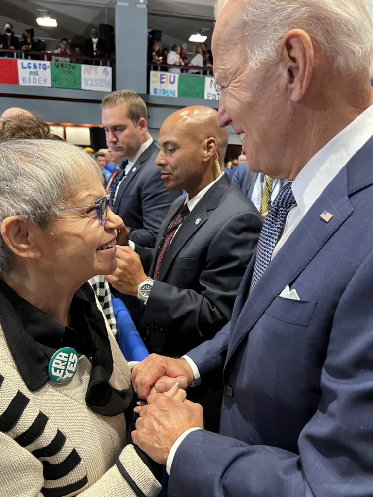 Thank GOODNESS I had #ERAYes buttons in my bag and pinned them on our group! 
@POTUS (Pointing to the green button on @elliesmeal’s lapel): “If we win the election, I think we can get it!”
#ERANow