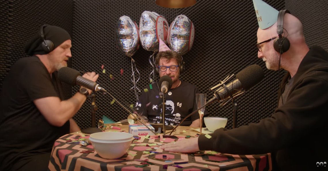 sbsmoods's tweet photo. Happy Birthday, Junkens! Und der neue Vorspann ist ja mal grandios! @HennesBender68
 @TStraeter44149
 @Gerry_Streberg @PodcastSBS https://t.co/46diYYqWxC