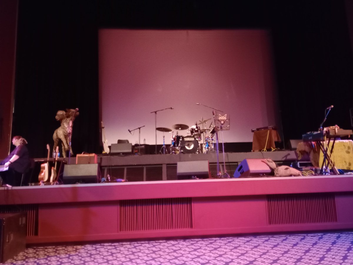 skinoverbone's tweet photo. As Cabinet Support Member for Regeneration and Culture I'm pleased to attend @ParkwayBarnsley for 'Barnsley - An Unnatural History' by poet laureate Simon Armitage and LYR.  Perhaps a touch of surreal in the real world is just what we all need right now.
https://t.co/lu5DmYIpyx https://t.co/SEthoFREnA