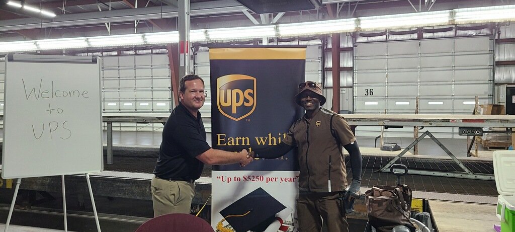 MirandaErvinUPS's tweet photo. UPS Hiawatha is ready for a party it's all for you! Come meet with me to get started on your career with UPS! #upsjobs @UPSers – at UPS Customer Center https://t.co/evUg5TaB58