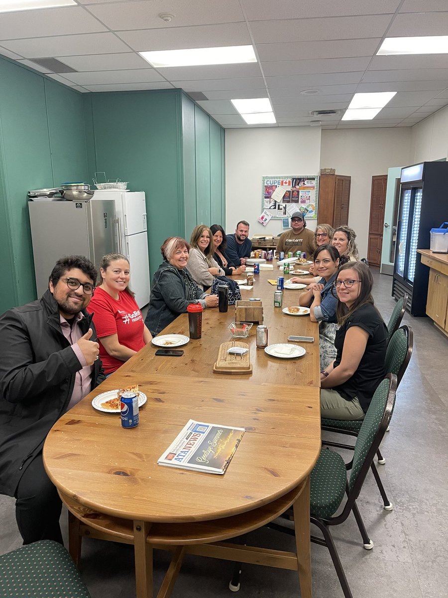 #FMPSD supporting #unitedway with a pizza lunch.   Thank you to #pizzahutthickwood for your donation.  <a href="/annaleeskinner/">Annalee Nutter</a>