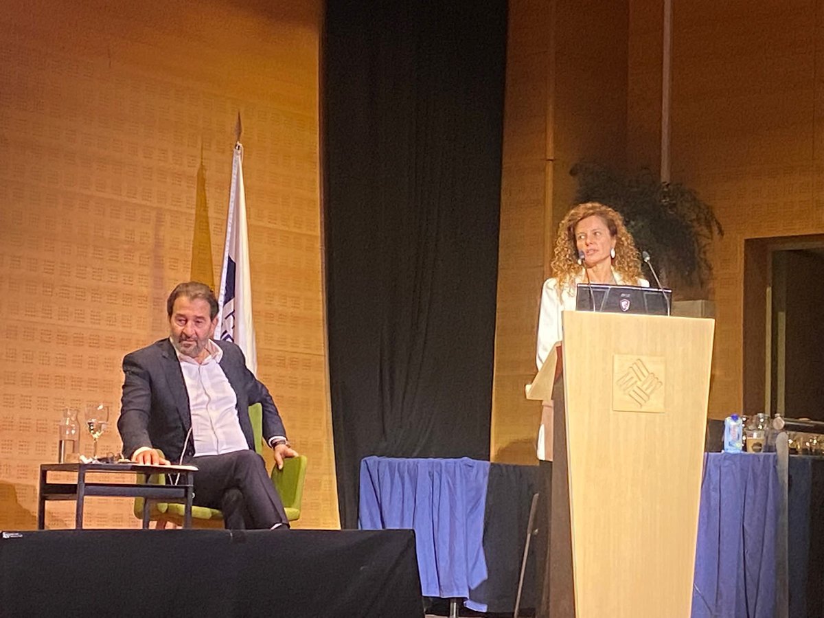 ellobcn's tweet photo. Molt contenta d’haver participat en la Jornada sobre preeclampsia organitzada per @i_materna amb la participació d’experts nacionals e internacionals. Exponent estudis sobre marcadors cardiovasculars a la #preeclampsia @HospitalSantPau https://t.co/b3yw6bWbt8