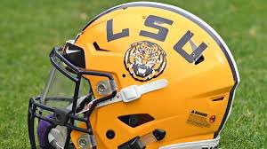 isaacdsmith's tweet photo. After a great talk with @CoachKerryCooks, I am blessed to say I have received an offer from The Louisiana State University!!!🐅🤍💛💜@BobbyBarham_LSU @CoachBrianKelly @JordanArcement https://t.co/vVhrxE3O4S