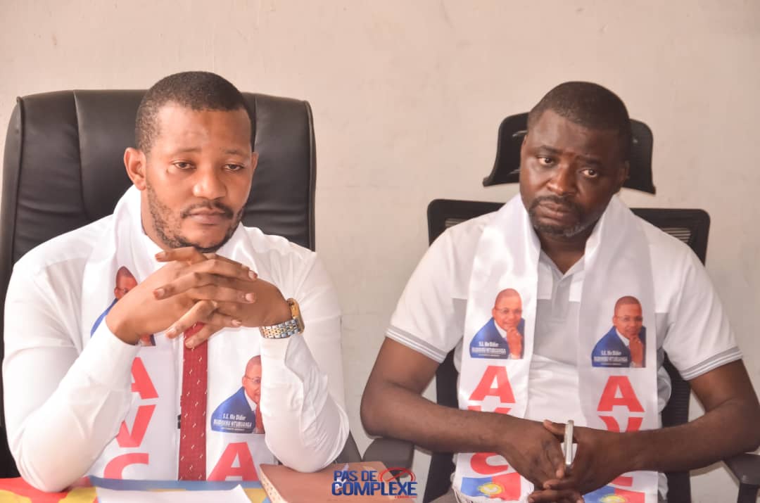 AVC_KINSHASA's tweet photo. L'interfederal ville de Kinshasa, le rassembleur @Fidelemzb MUZEMBE ne cesse de pratiquer l'unité et la solidarité au sein de l'AVC afin de permettre à chacun d'apporter sa pierre à l'édifice.

Ensemble nous pouvons.
@DidierBudimbu 
@KasMagloire
@CedricMudiantu 
@fatshi13 https://t.co/DluvpolmdO