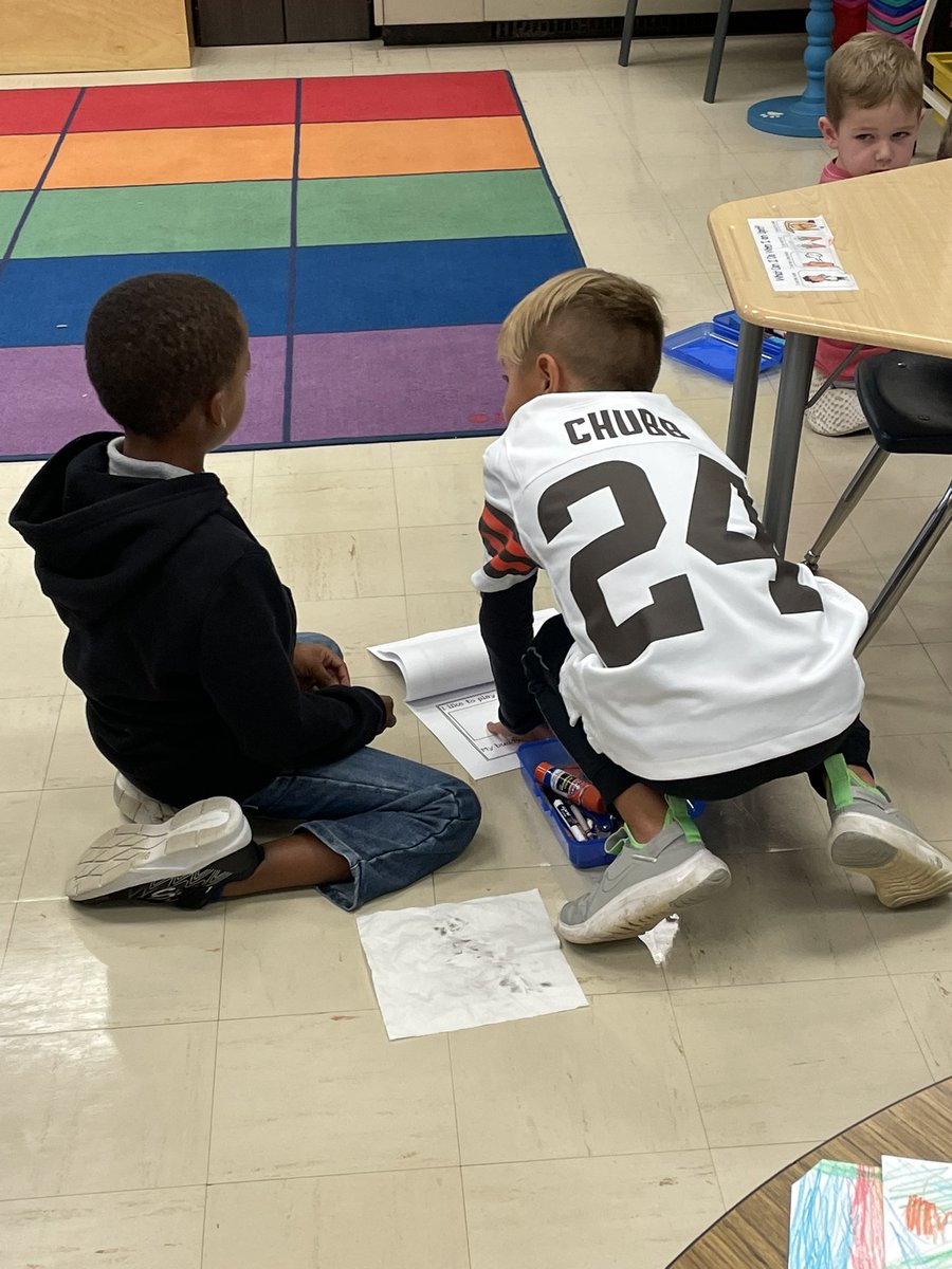 sullivan_teach's tweet photo. It was a day filled with community building! We started the day with our first building wide Community Meeting, and then I was able to join our second graders and kindergartners for buddies! #secommunity #belongingmatters https://t.co/8o4l601ikM