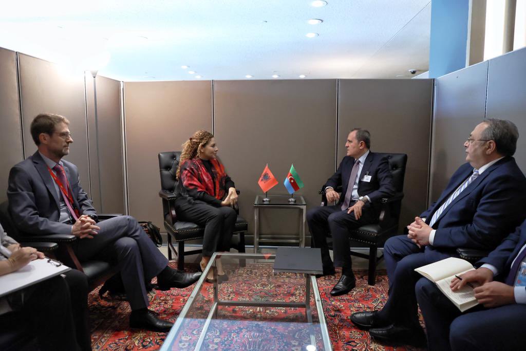 xhacka_olta's tweet photo. Pleased to meet with FM of Azerbaijan, @bayramov_jeyhun.
We confirmed the very good relations between our countries &amp; people. Shared views on various regional and international issues and agreed to further intensify our cooperation in all areas of mutual interest. 
🇦🇱🤝🇦🇿 https://t.co/f4gevtTzCn