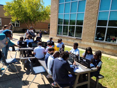 A great week of learning and supporting at William Hall Academy!  #ENDALZ <a href="/jerzeeme/">Nyree Smith, Principal</a> <a href="/jjgerwig/">Jennifer Gerwig</a> <a href="/pgcps/">PGCPS</a>