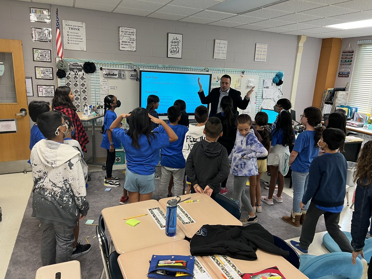 FrudaHenry's tweet photo. Thank you Dr. Sinanis for reading Gibberish to us. Dat, the main character showed us what it must be like for an immigrant in a new country. Sometimes we all need a little “Dora” to help guide us through tough times and new experiences. @SearingtownK5 @HerricksSup #searreads https://t.co/n0WhQDwAfN