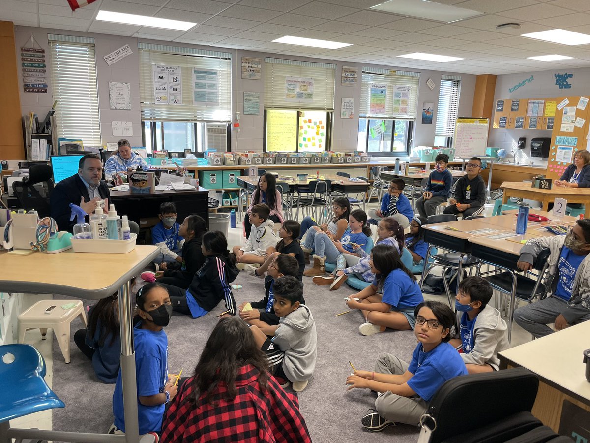 FrudaHenry's tweet photo. Thank you Dr. Sinanis for reading Gibberish to us. Dat, the main character showed us what it must be like for an immigrant in a new country. Sometimes we all need a little “Dora” to help guide us through tough times and new experiences. @SearingtownK5 @HerricksSup #searreads https://t.co/n0WhQDwAfN