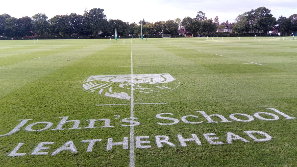 The Eagle has landed! I managed to get paint all over myself but not a drop out of place on the grass! Dedicated 😆