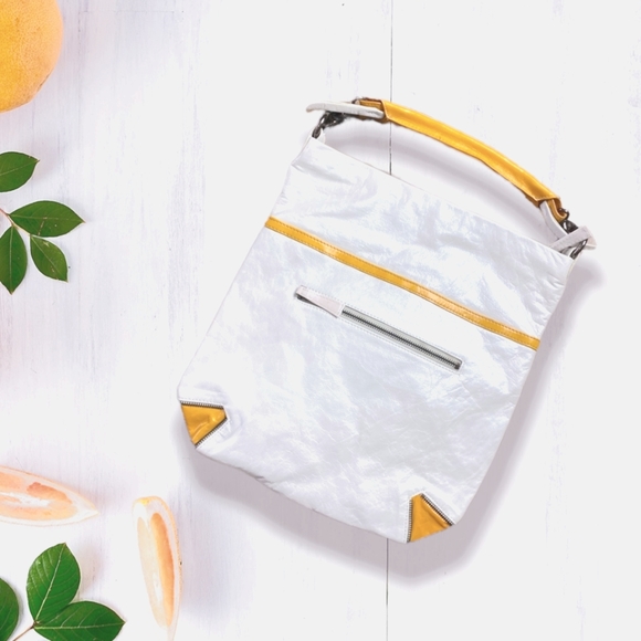 snipsnipchick's tweet image. So good I had to share! Check out all the items I&apos;m loving on @Poshmarkapp from @bluebrushgal #poshmark #fashion #style #shopmycloset #christianlouboutin #aliceolivia #latico: posh.mk/4ZUlotOZytb