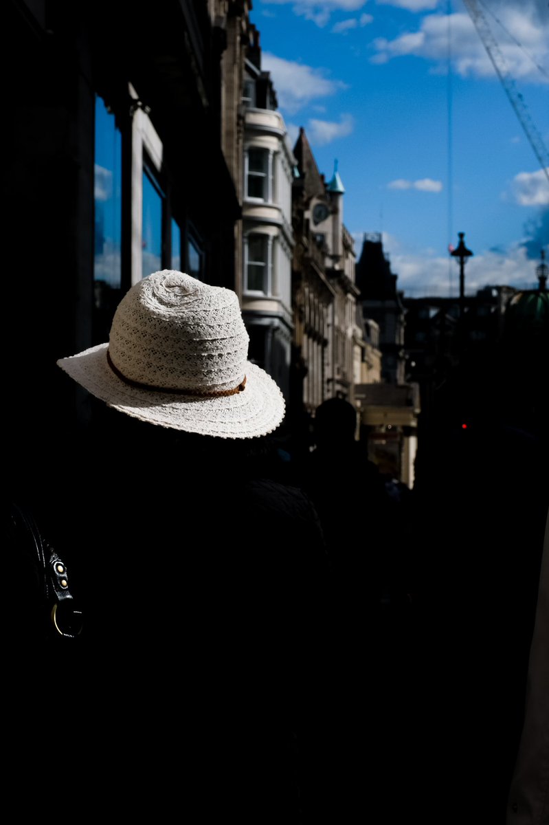 swedeemum's tweet photo. Snippets from London West End #streetphotography #womeninstreet #everyclicktellsastory #candidshot https://t.co/WSpFU6HCE3