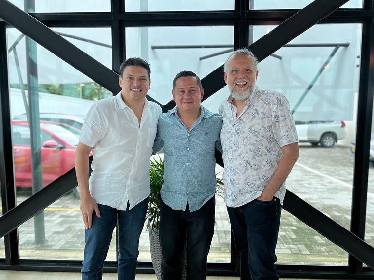GestionEd's tweet photo. #HOY- 👉🏻 Estuvimos entregando los resultados finales del proyecto “La emocionalidad del discurso en los profesores de @unicostacol” Nos acompañaron con sus aportes nuestro CEO @titocrissien y el Profesor @plinero - @LaCasadelMaest2 -💯- https://t.co/c9DpxKzPQ5