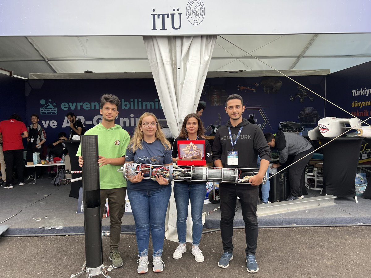 itutvcrocket's tweet photo. ITU TVC Rocket Takımı olarak Türkiye'de ve Dünya'da ilk kez düzenlenen, 100'ün üzerinde takımın katıldığı TEKNOFEST 2022 Dikey İnişli Roket Yarışmasında "En İyi Takım Ruhu" ödülüne layık görüldük. https://t.co/PlgArCKGY4