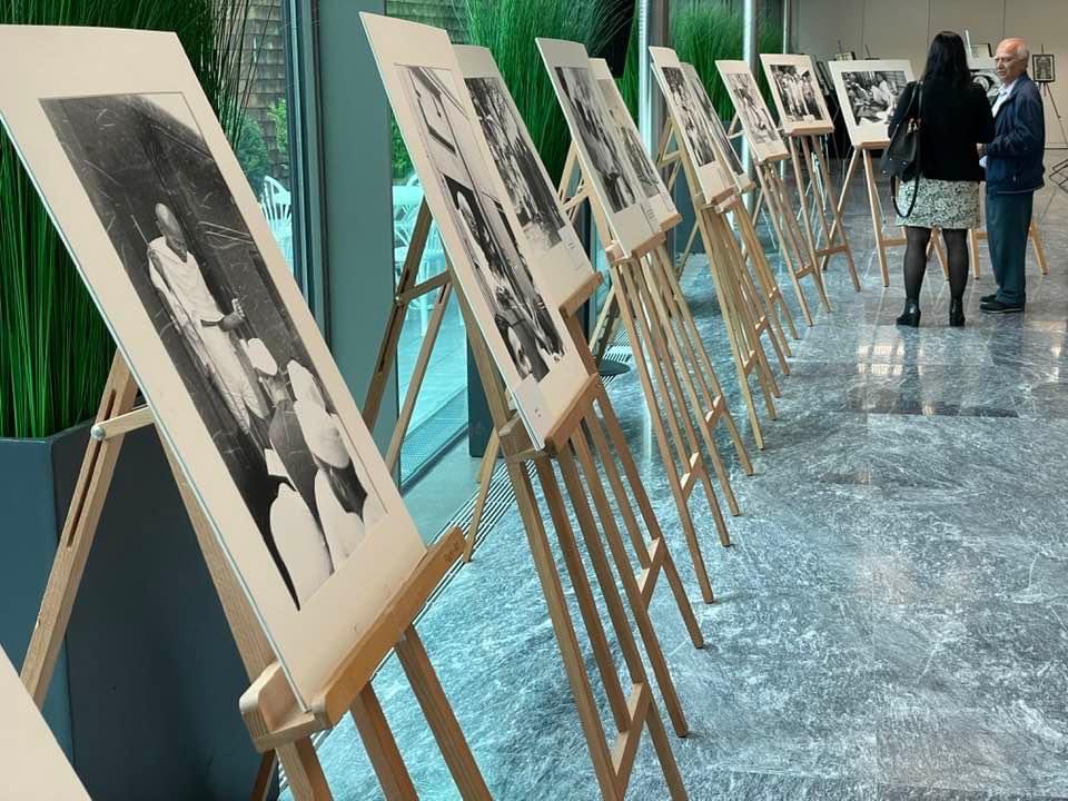 AmbSanjay_'s tweet photo. #IndiaintheAlps

Diplomats &amp; @UN officials attended launch of #Gandhi@150 photo exhibition by Kulwant Roy, curated by @aditya_museo

Delighted to have Swamiji from Vedanta Society, who had met #Mahatma when he was a young boy https://t.co/lAx71kB4Wm