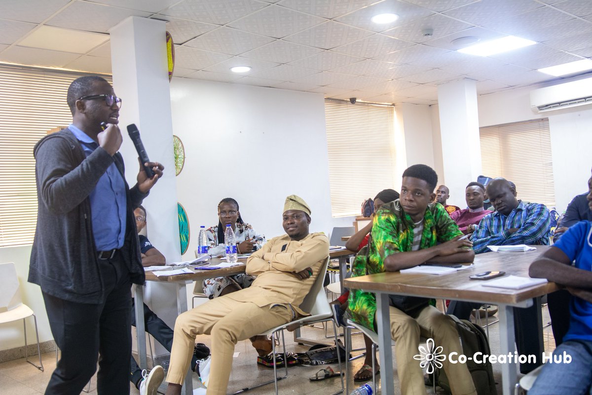 abdullahiolasup's tweet photo. Master volunteers chosen from 15 states in Nigeria attended the training.
#MakeWeVote #GoVoteNG #PowerOfYourPVC https://t.co/2ikca3Btkf