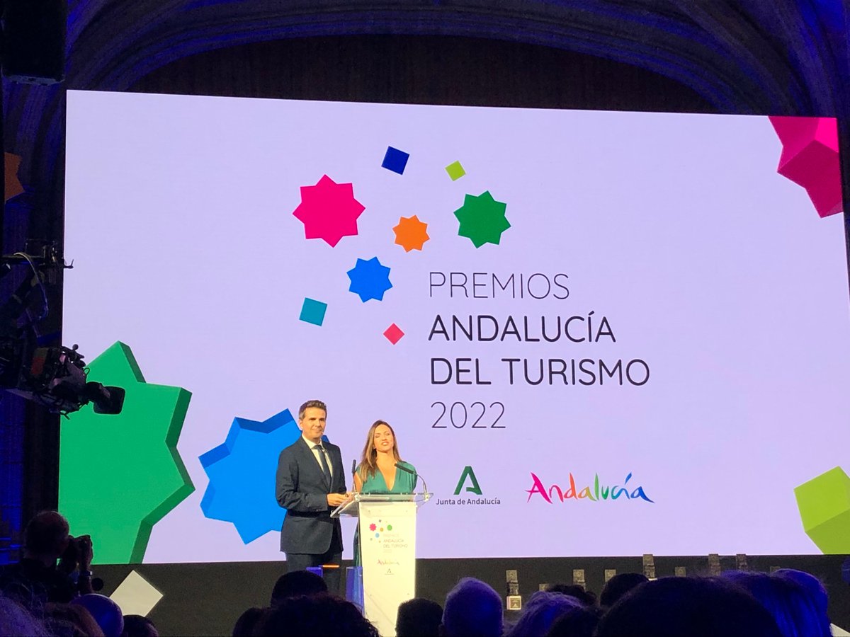Mencarisa_'s tweet photo. En los #PremiosTurismoAnd en el #HospitalReal de #Granada. Gala Presentada por @fdlaguardia y #AnaRuiz Qué buena elección. Tenemos a los
mejores en @canalsur @Gargugra https://t.co/Z3F9O59nKY