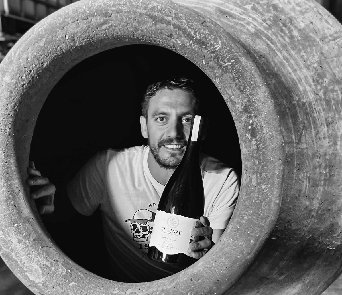 11anforas's tweet photo. Como se anunciaba a principios de mes, por segundo año consecutivo #ElLinze vuelve a triunfar en las catas a ciegas del gran sumiller sueco Andreas Larsson. Mejor vino español, El Linze 2020 alcanza los 95 puntos. Sin duda un vino que te recomendamos este fin de semana!! 👇 https://t.co/cvNJstDqs3