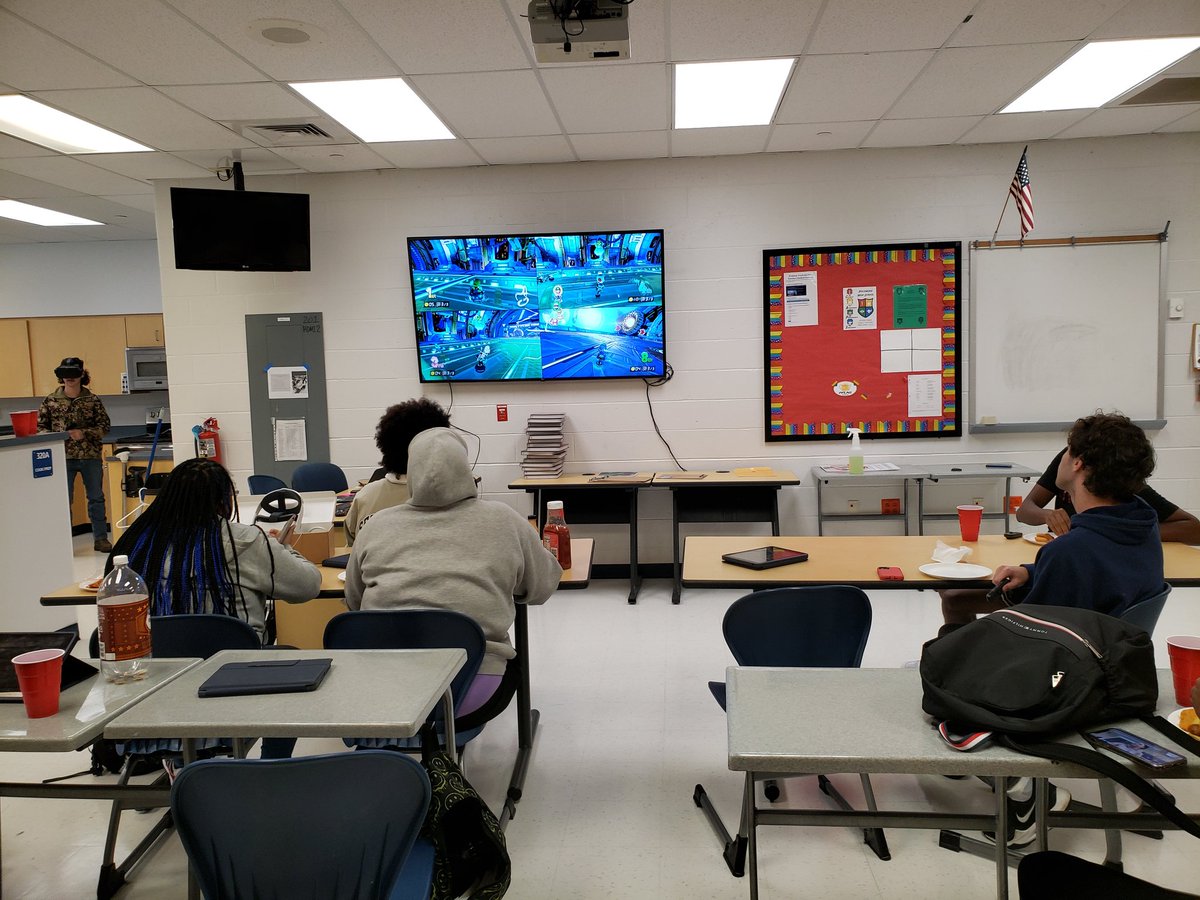 After finishing their quiz for the week, psychology students had chicken and fries for Foodsy Friday, improving their air-frying skills, and then played against one another in Mario kart. A good end to the week!