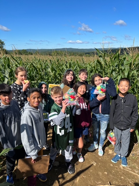 Cooper6Sms's tweet photo. The weather was perfect today (albeit a little chilly) for our trip to @OuthouseOrchard! Cooper 6 students and teachers bonded while navigating a corn maze, picking some apples/pumpkins, taking a hayride, and getting a lesson on bees. The honey was delicious! #scarsdalemspride https://t.co/qbkOkmuecM