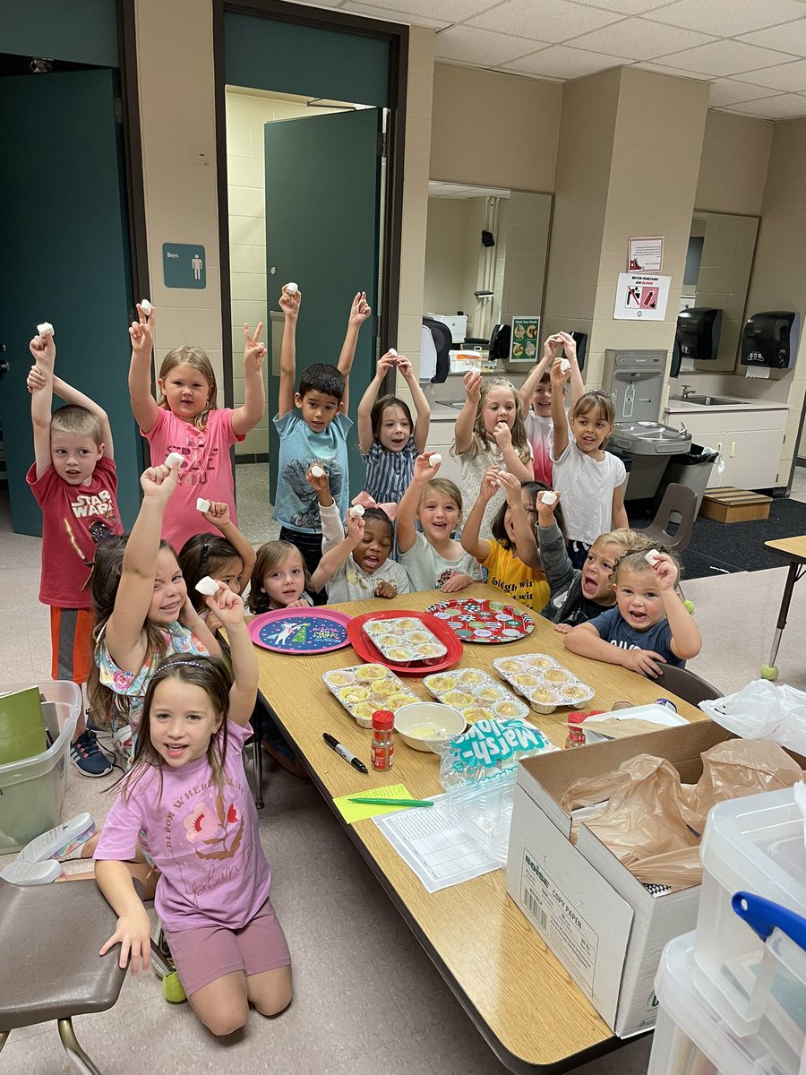 MrPricesclass's tweet photo. Cooking in kindergarten! Hocus pocus let’s get focused on sequencing and order. We made hocus pocus buns! @HumbleISD_HHE #wecandohardthings https://t.co/obYOMFMaO7